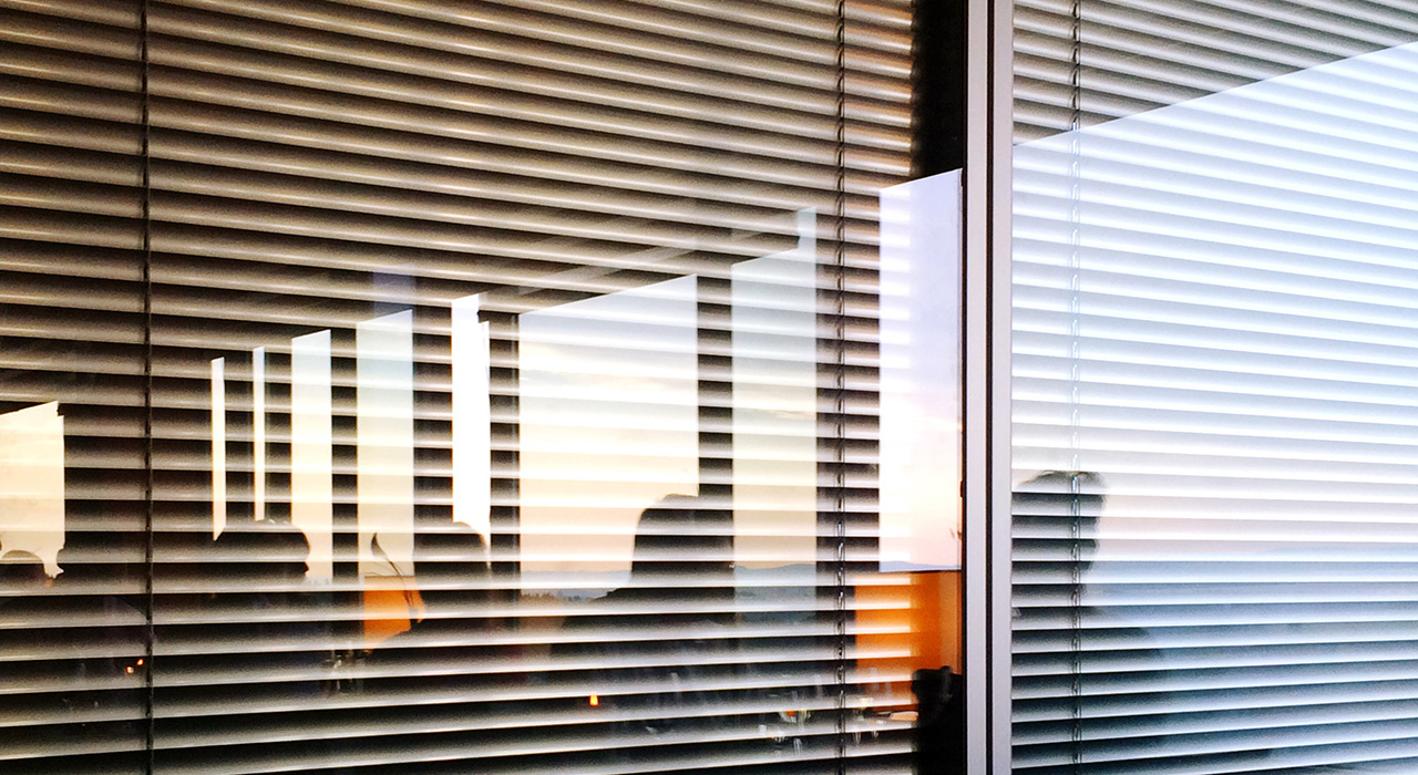 Indoor Restaurant Blinds