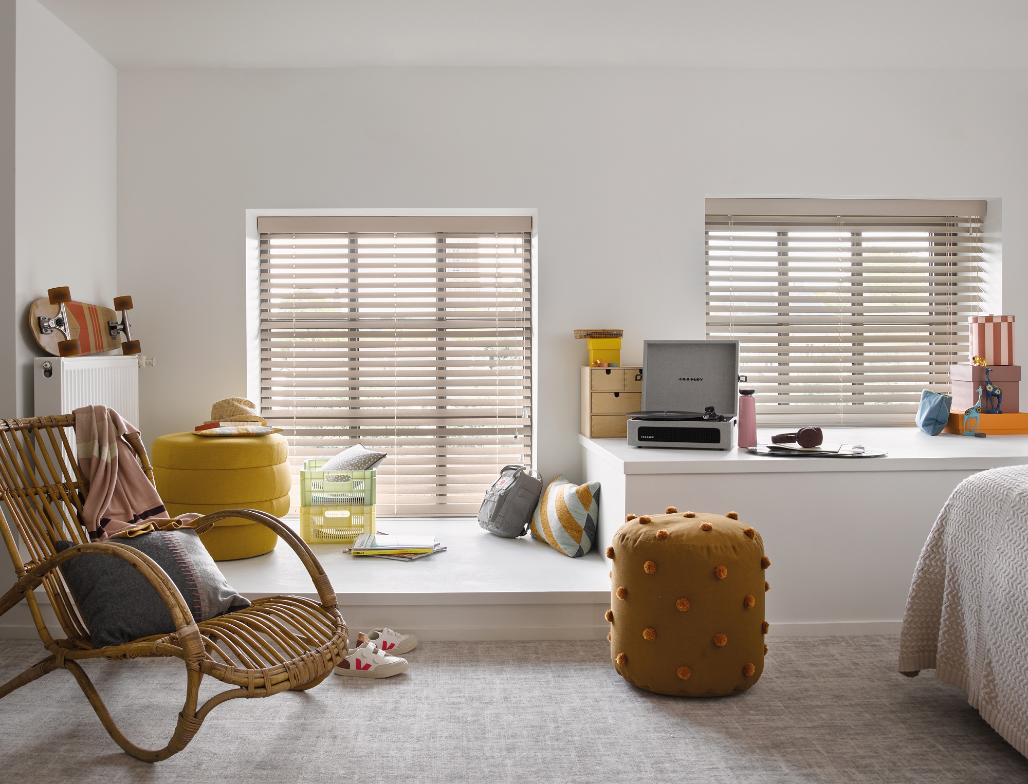 Faux Wood Venetian Blinds Product Characteristics