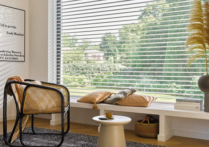 Silhouette® ClearView™ - Perfect Clarity Meets Adjustable Privacy